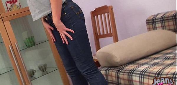  Dont I just look fantastic in these skin tight jeans